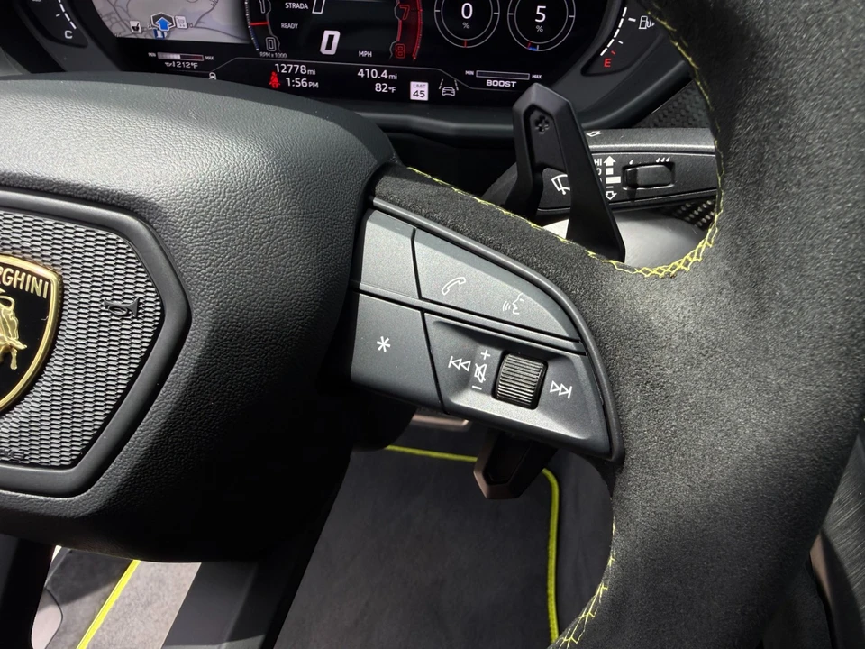 2023 Lamborghini Urus Performante - Image 13 of 31