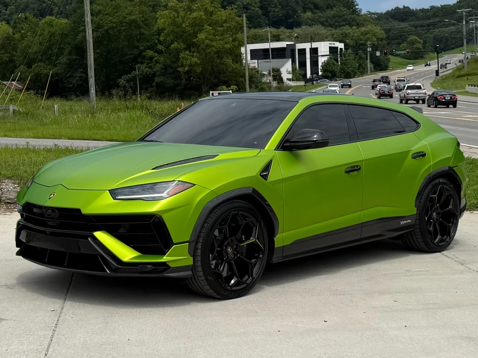 2023 Lamborghini Urus Performante - Image 2 of 31