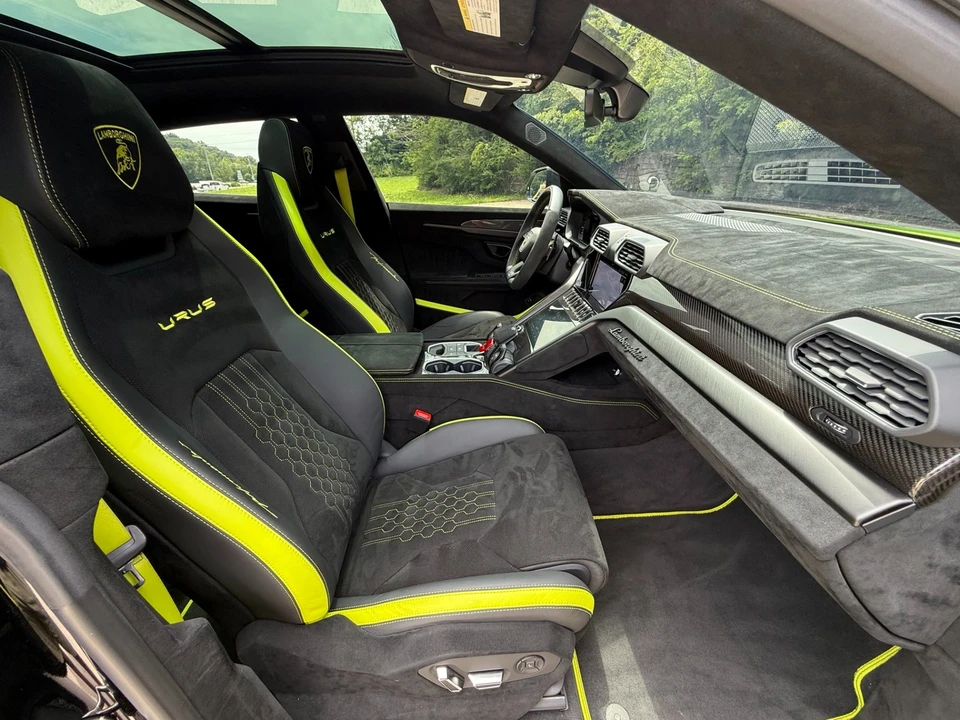2023 Lamborghini Urus Performante - Image 25 of 31