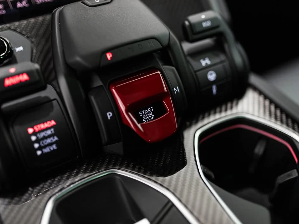 2023 Lamborghini Urus S - Image 17 of 18