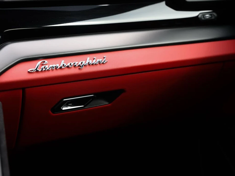 2023 Lamborghini Urus S - Image 15 of 31