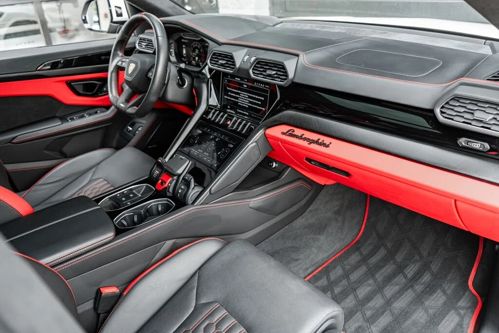 2023 Lamborghini Urus S - Image 2 of 31