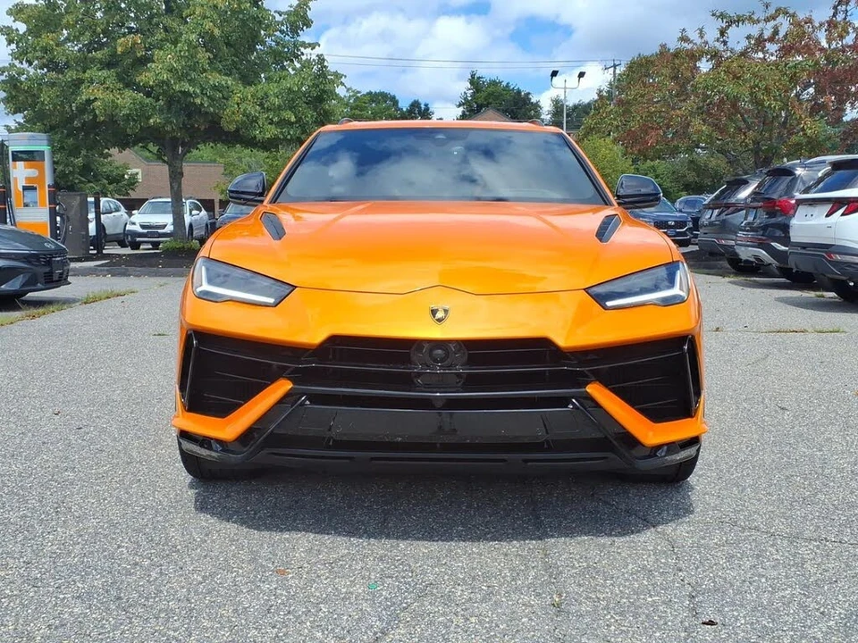 2023 Lamborghini Urus S - Image 2 of 30