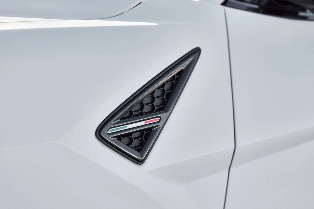 2023 Lamborghini Urus S - Image 9 of 31