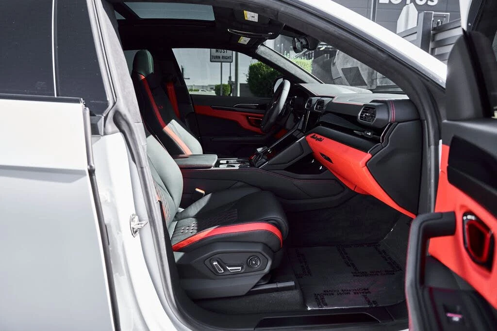 2023 Lamborghini Urus S - Image 28 of 31
