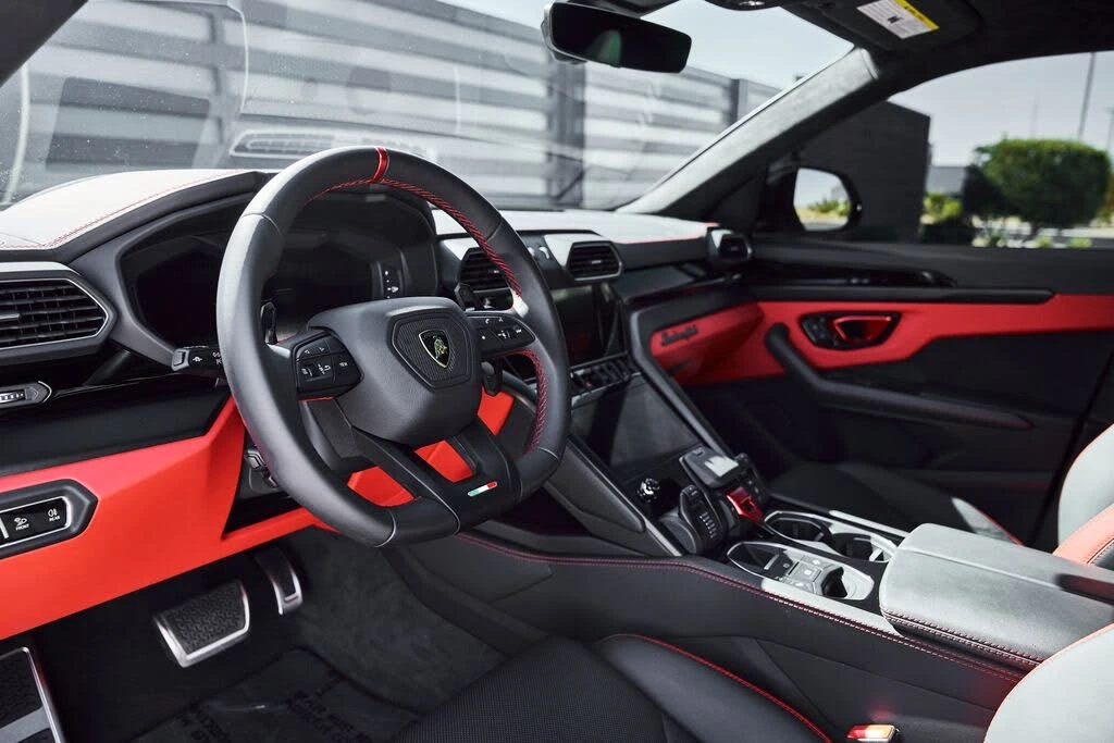 2023 Lamborghini Urus S - Image 2 of 31