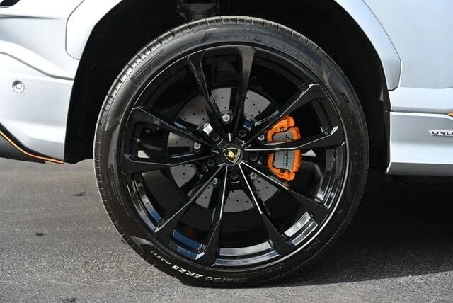 2023 Lamborghini Urus S - Image 17 of 31
