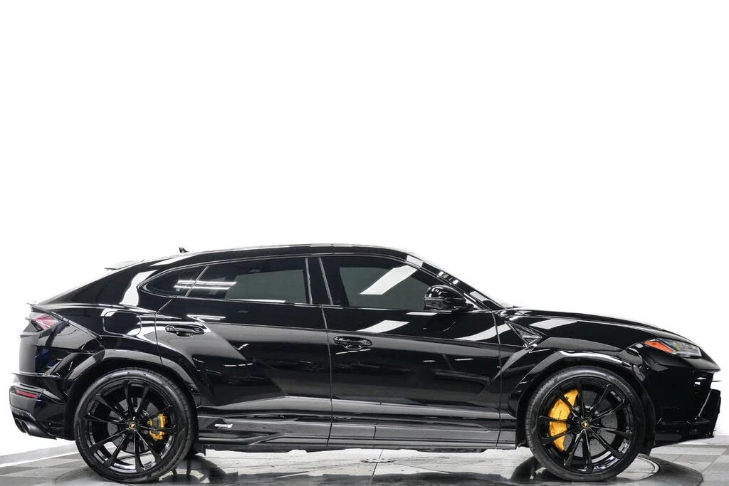 2023 Lamborghini Urus S - Image 2 of 31