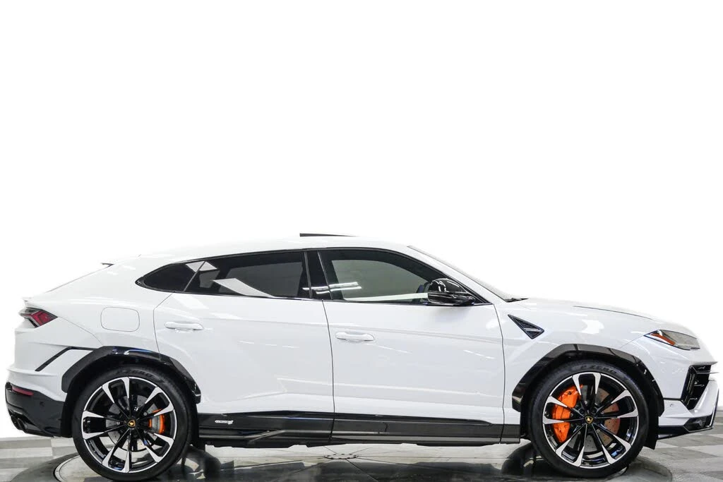 2023 Lamborghini Urus S - Image 2 of 31
