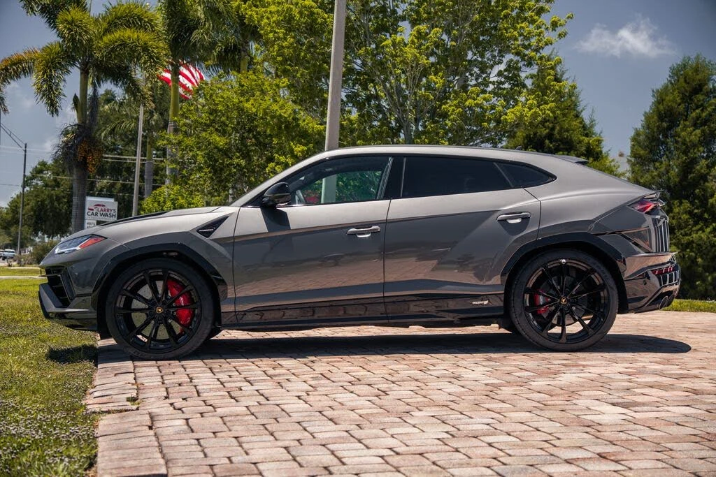 2023 Lamborghini Urus S - Image 2 of 31