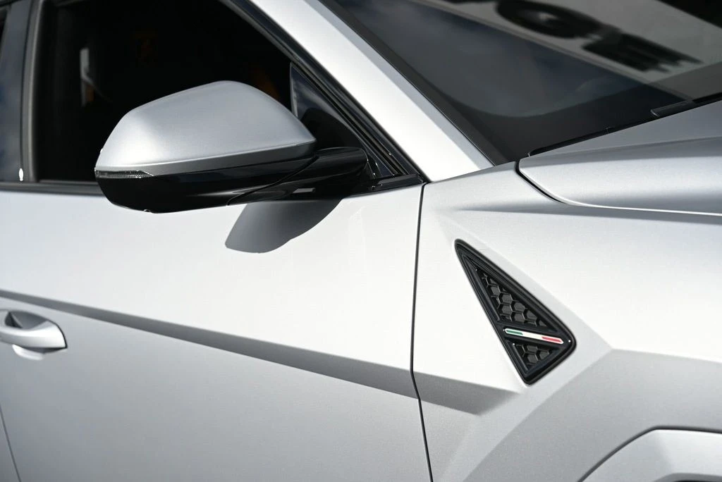 2023 Lamborghini Urus S - Image 4 of 12