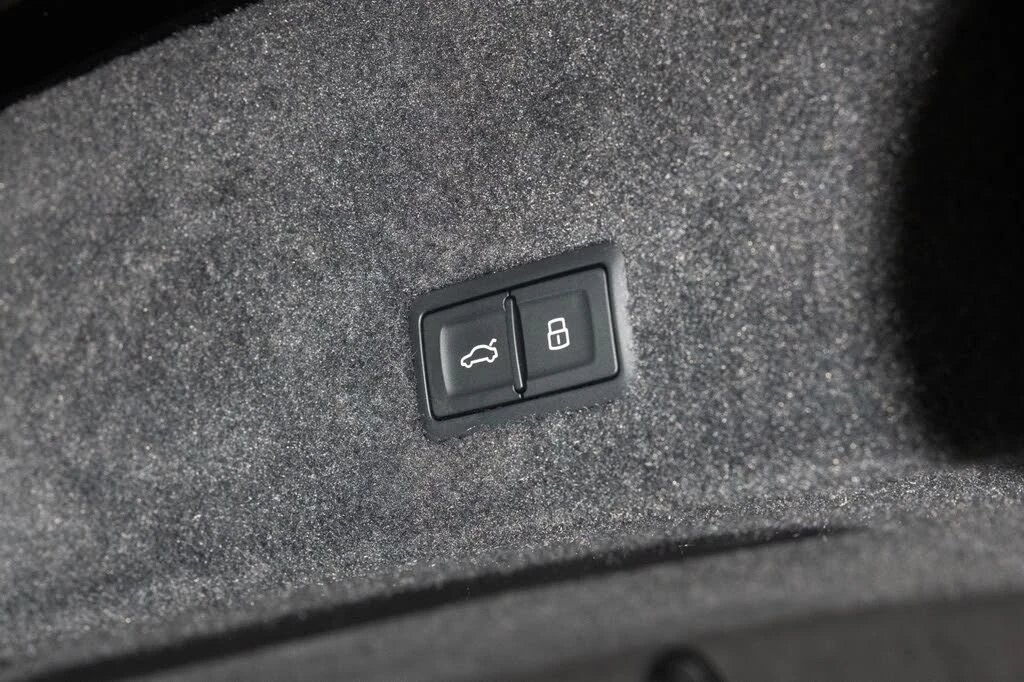 2023 Lamborghini Urus S - Image 28 of 31