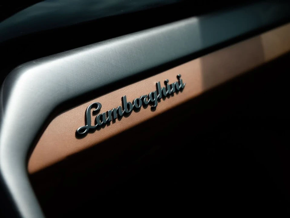 2023 Lamborghini Urus S - Image 14 of 31