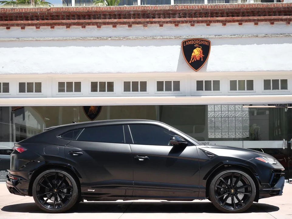 2023 Lamborghini Urus S - Image 2 of 28