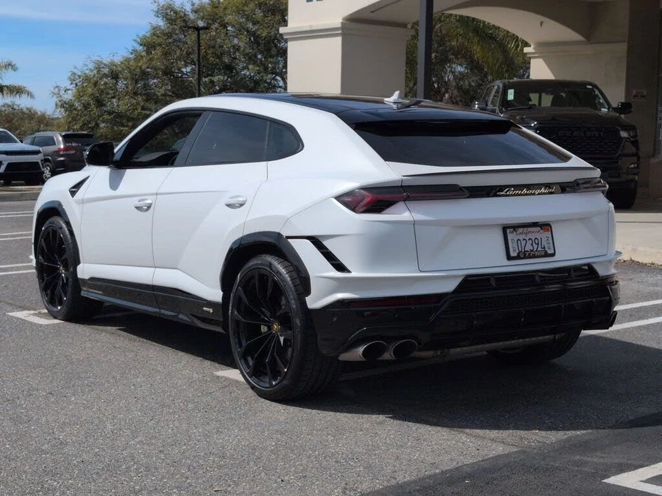 2023 Lamborghini Urus S - Image 8 of 30