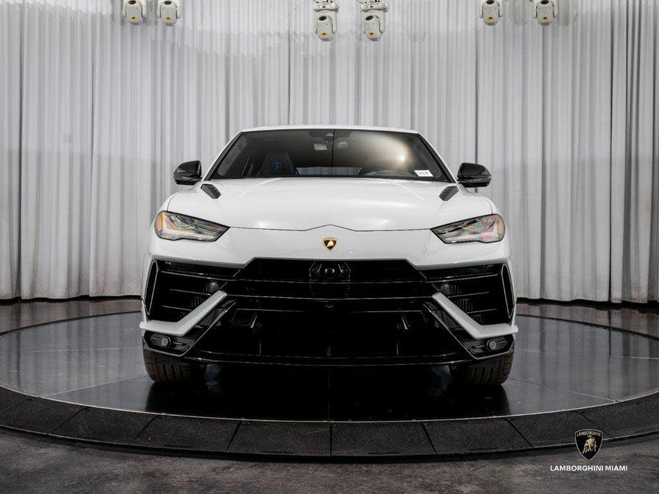 2023 Lamborghini Urus S - Image 2 of 31