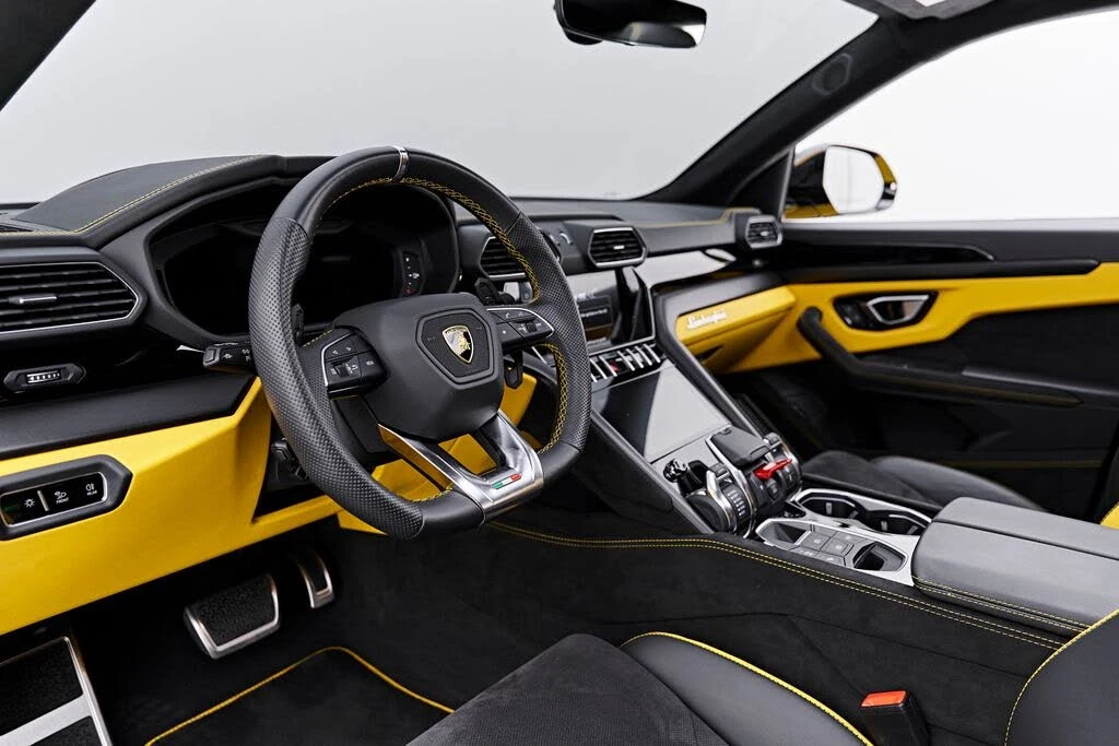 2023 Lamborghini Urus S - Image 2 of 31