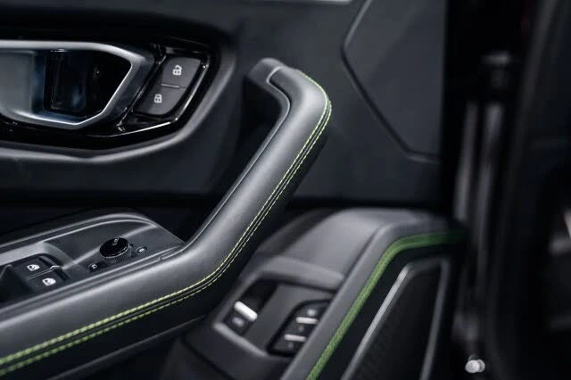 2023 Lamborghini Urus S - Image 16 of 31