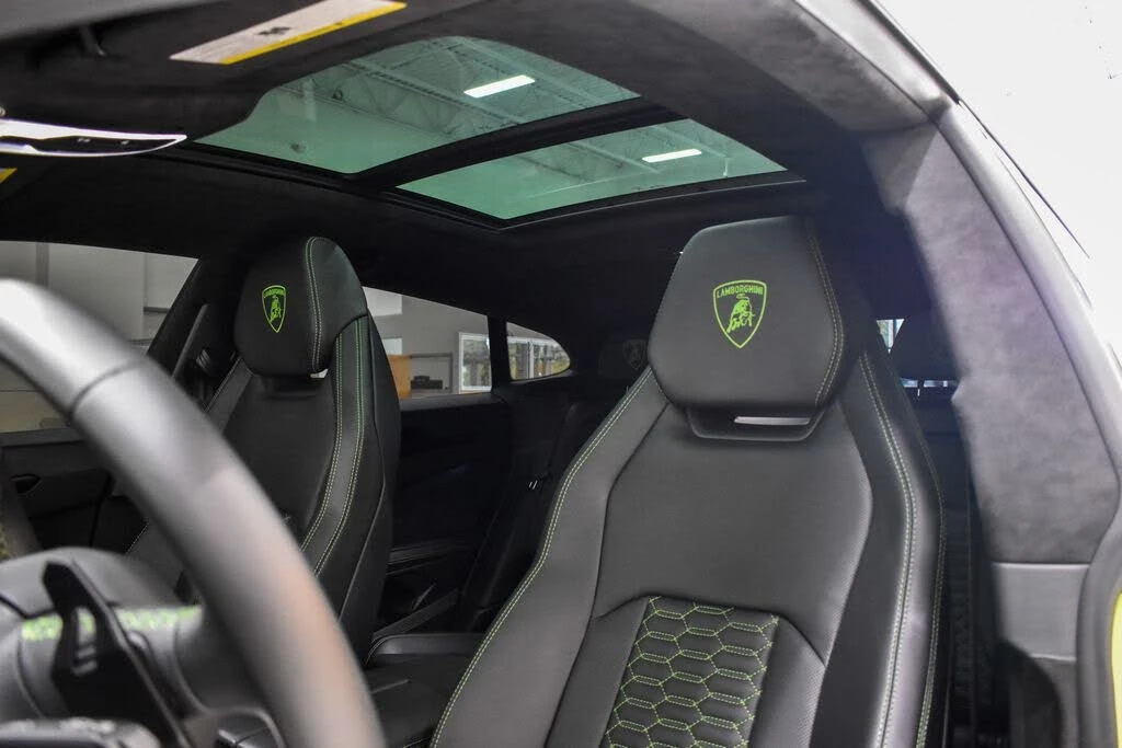 2023 Lamborghini Urus S - Image 2 of 31