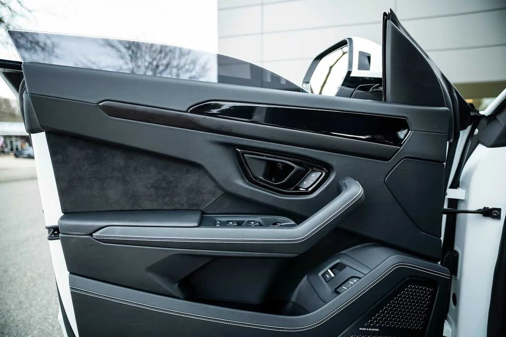 2023 Lamborghini Urus S - Image 26 of 31