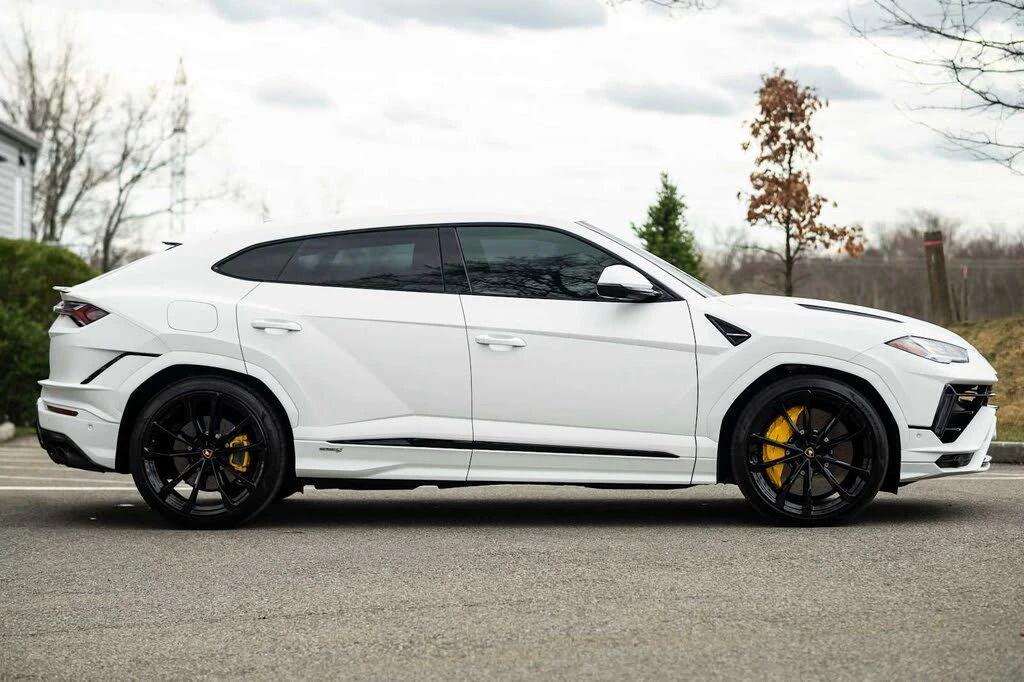 2023 Lamborghini Urus S - Image 9 of 31