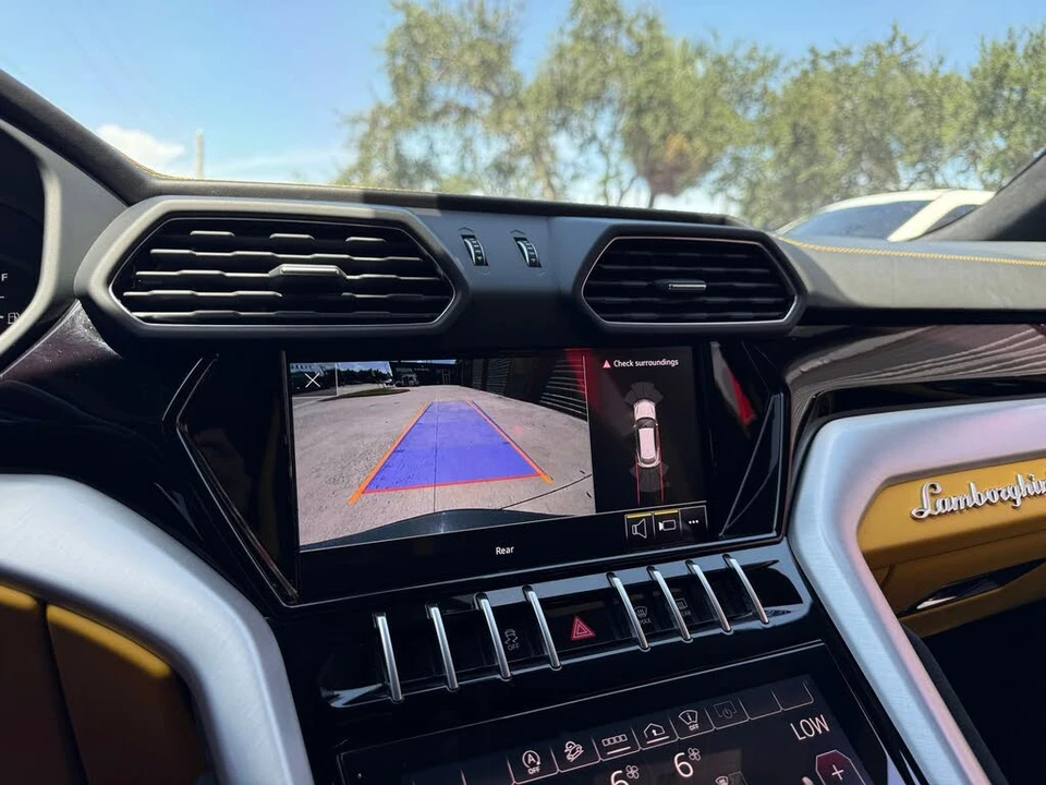 2023 Lamborghini Urus S - Image 25 of 31