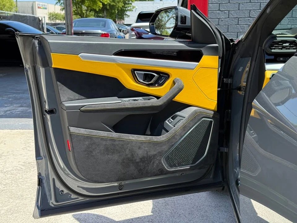 2023 Lamborghini Urus S - Image 19 of 31