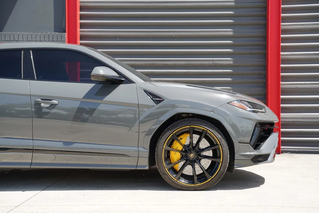 2023 Lamborghini Urus S - Image 2 of 31