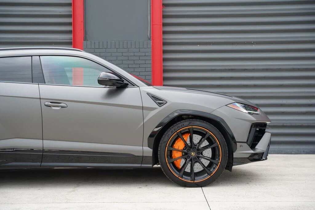 2023 Lamborghini Urus S - Image 2 of 31