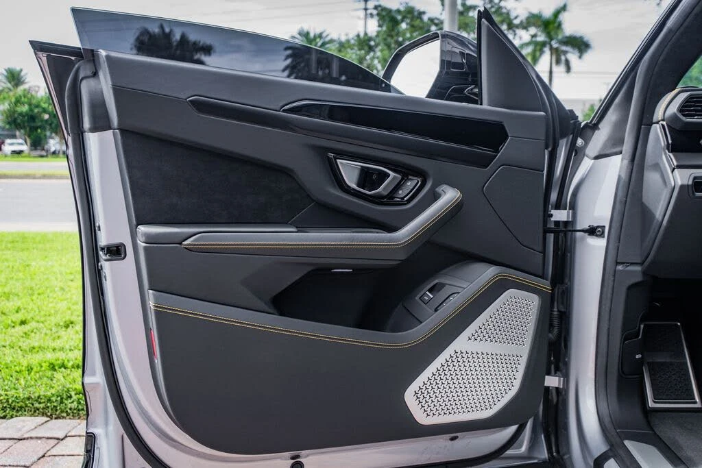 2023 Lamborghini Urus S - Image 18 of 31