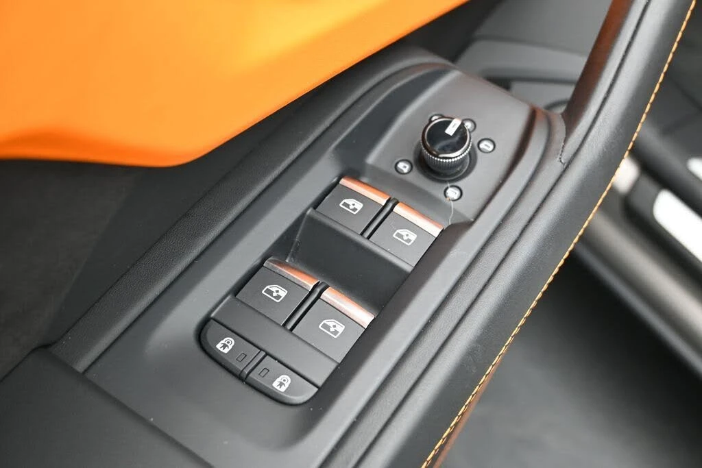 2023 Lamborghini Urus S - Image 9 of 31