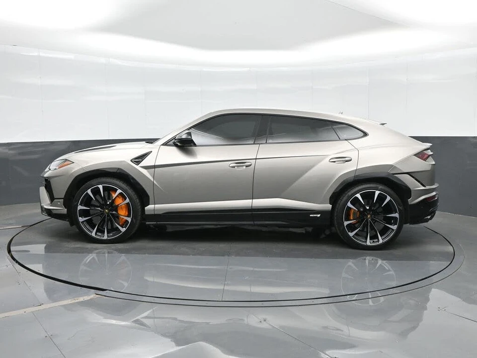 2023 Lamborghini Urus S - Image 2 of 31