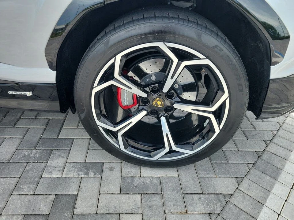 2023 Lamborghini Urus S - Image 14 of 30