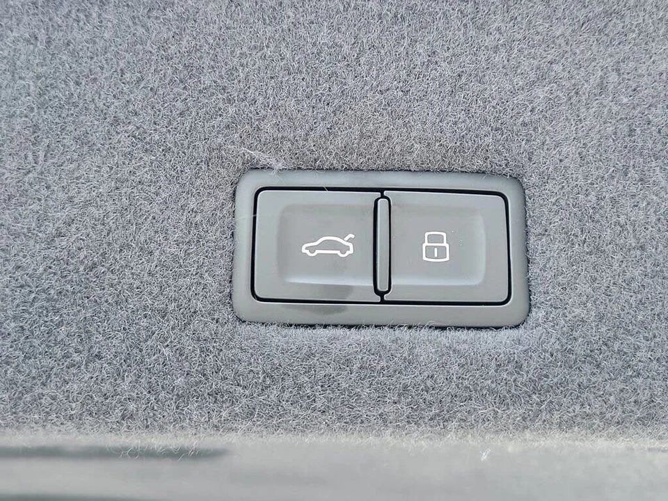 2023 Lamborghini Urus S - Image 12 of 30