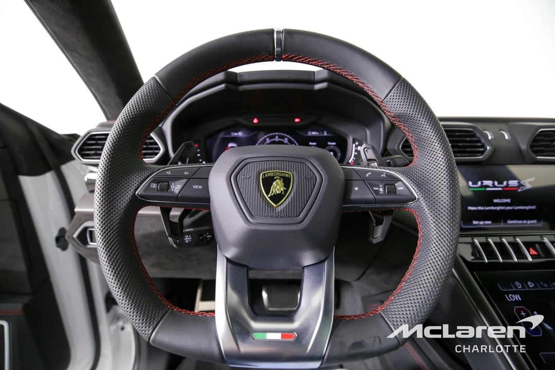 2023 Lamborghini - Image 13 of 31