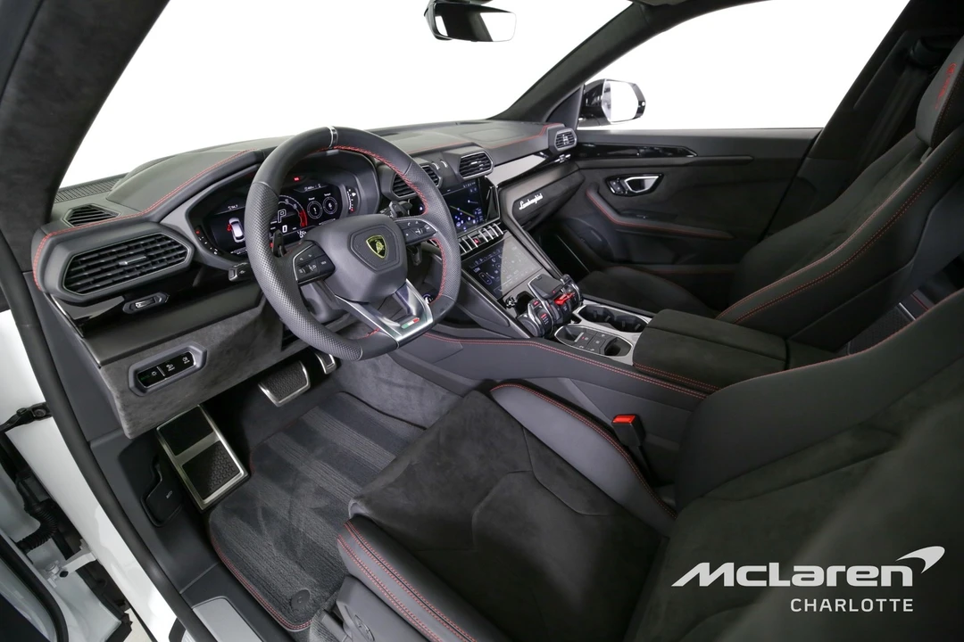 2023 Lamborghini - Image 12 of 31