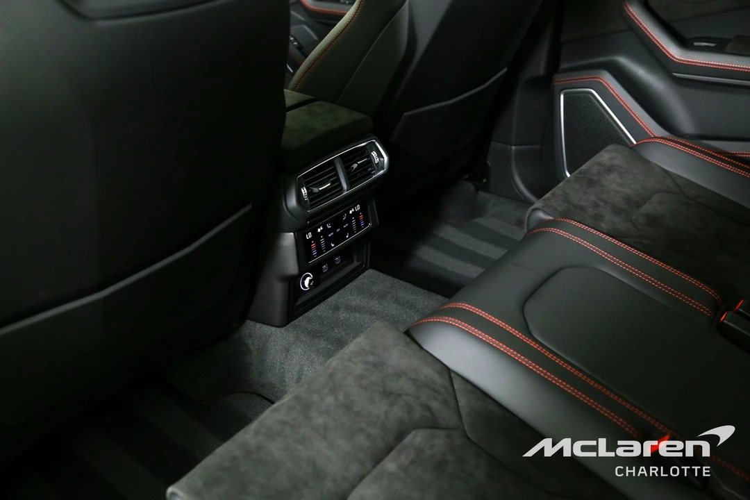 2023 Lamborghini - Image 18 of 31
