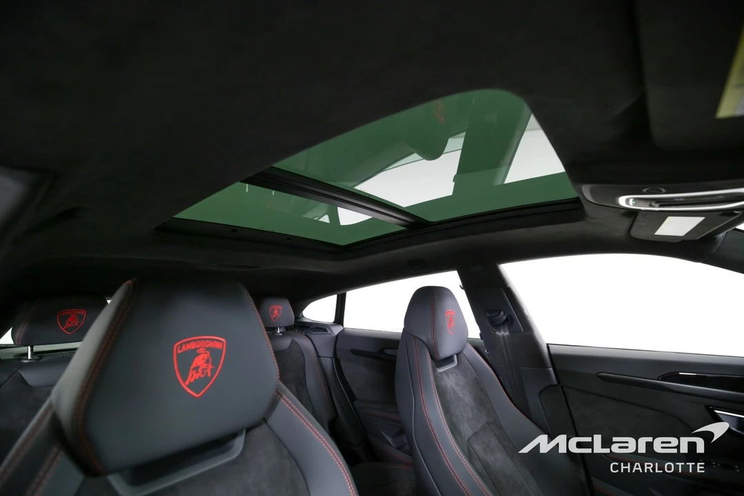 2023 Lamborghini - Image 29 of 31