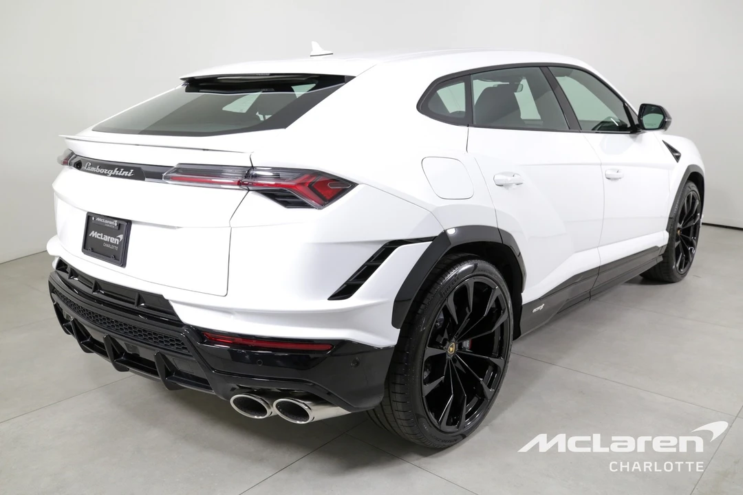 2023 Lamborghini - Image 8 of 31
