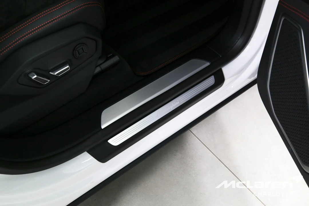 2023 Lamborghini - Image 30 of 31