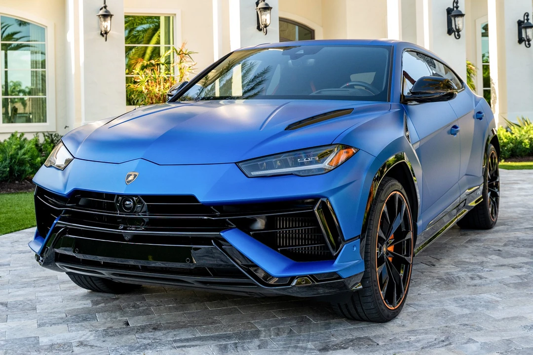 2023 Lamborghini Urus S - Image 2 of 31