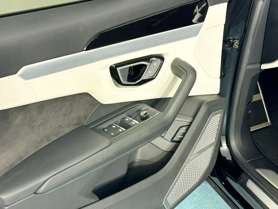 2023 Lamborghini Urus S - Image 20 of 31