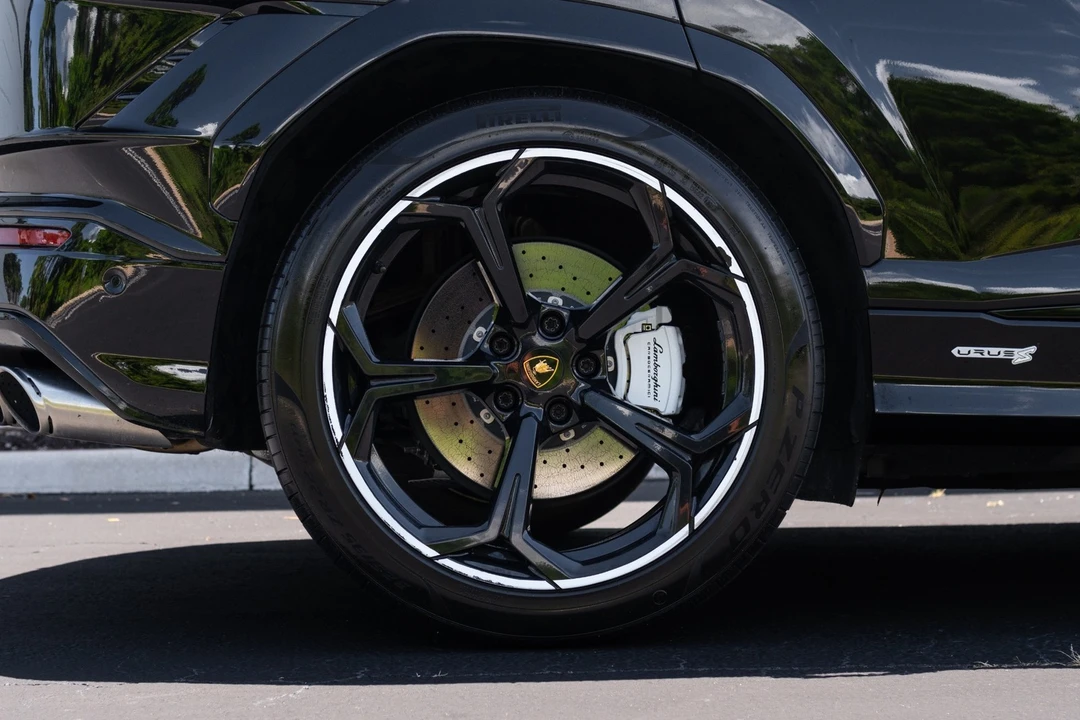 2023 Lamborghini Urus S - Image 16 of 31