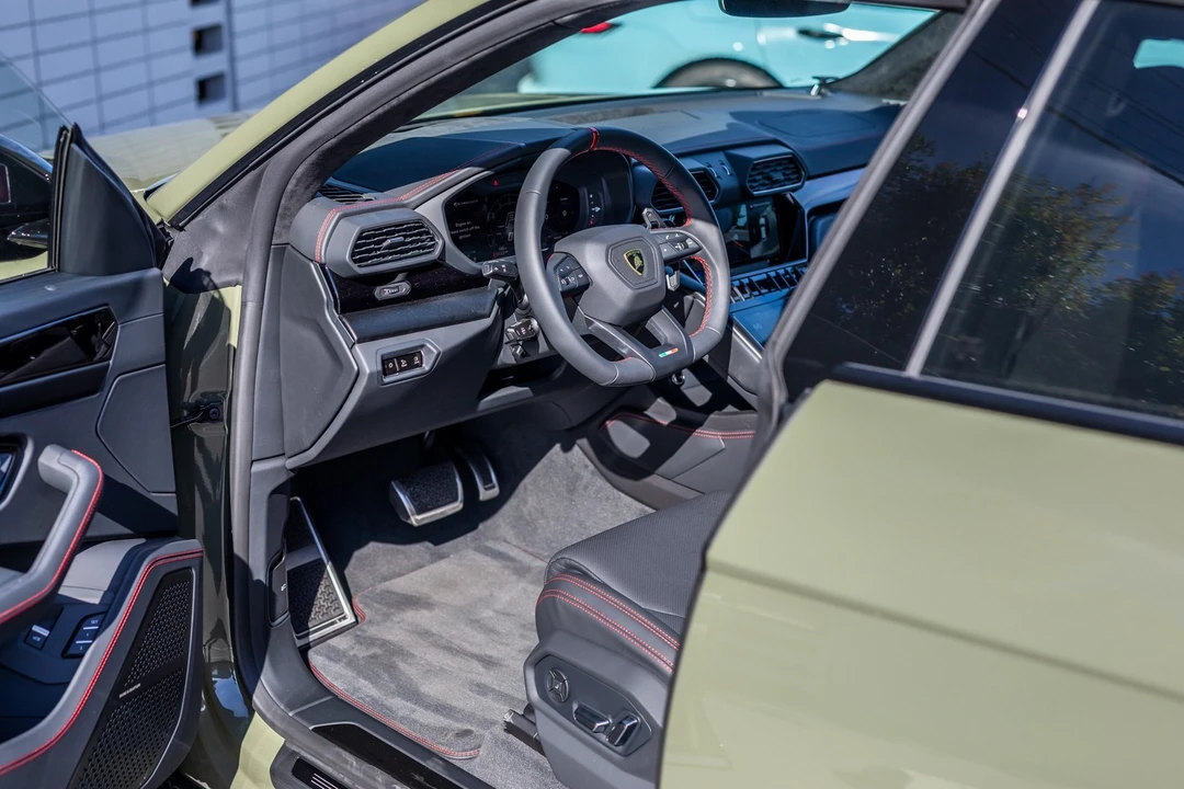 2023 Lamborghini Urus S - Image 5 of 12