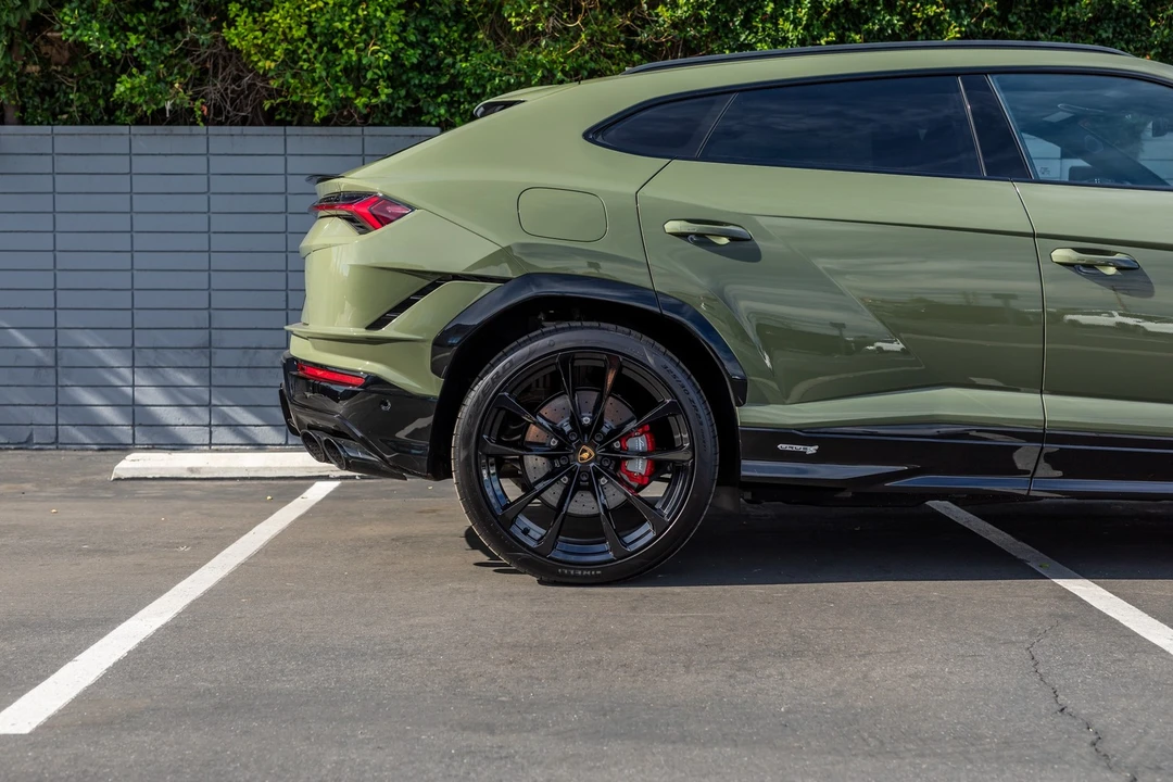 2023 Lamborghini Urus S - Image 9 of 12