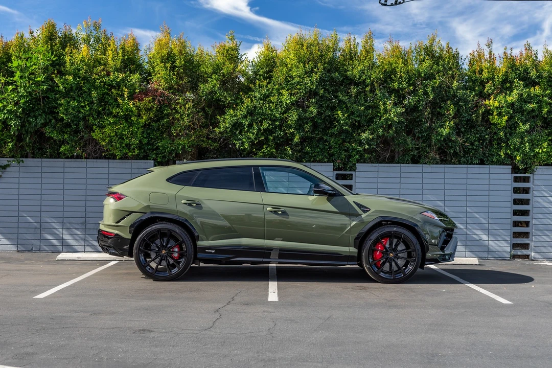 2023 Lamborghini Urus S - Image 8 of 12