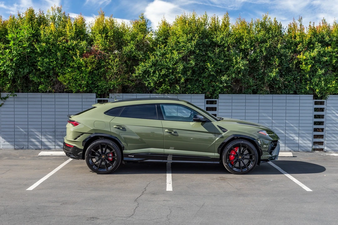 2023 Lamborghini Urus S - Image 3 of 12