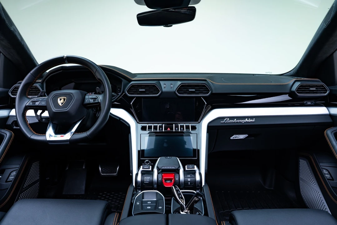 2023 Lamborghini Urus S - Image 2 of 31