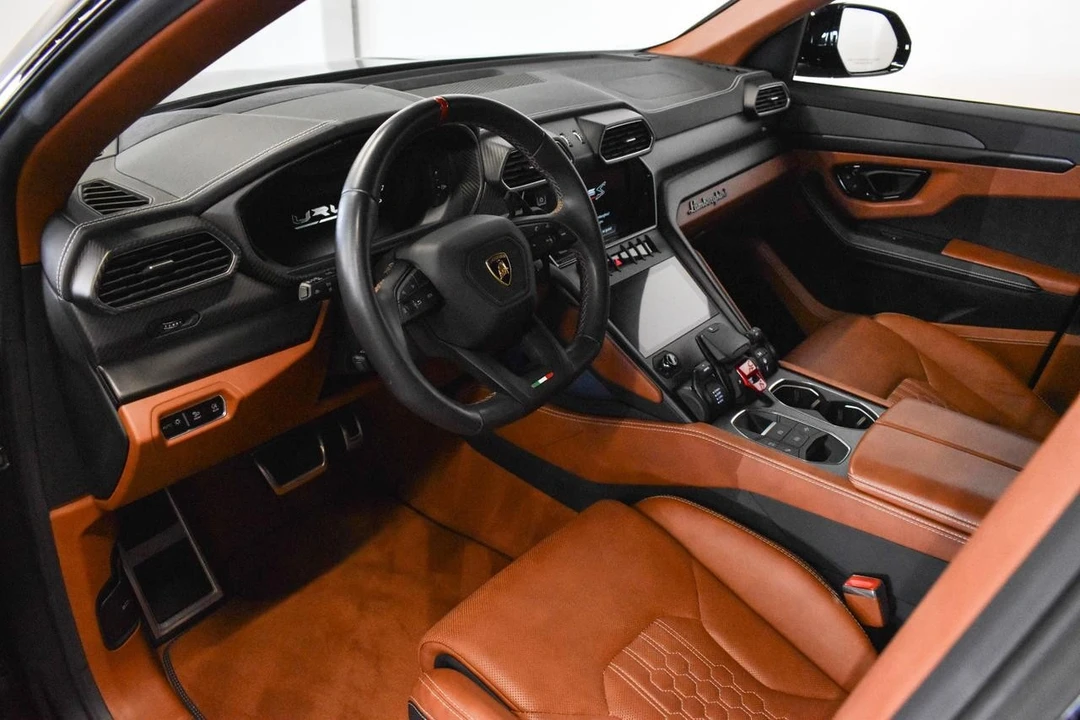 2023 Lamborghini Urus S - Image 2 of 21