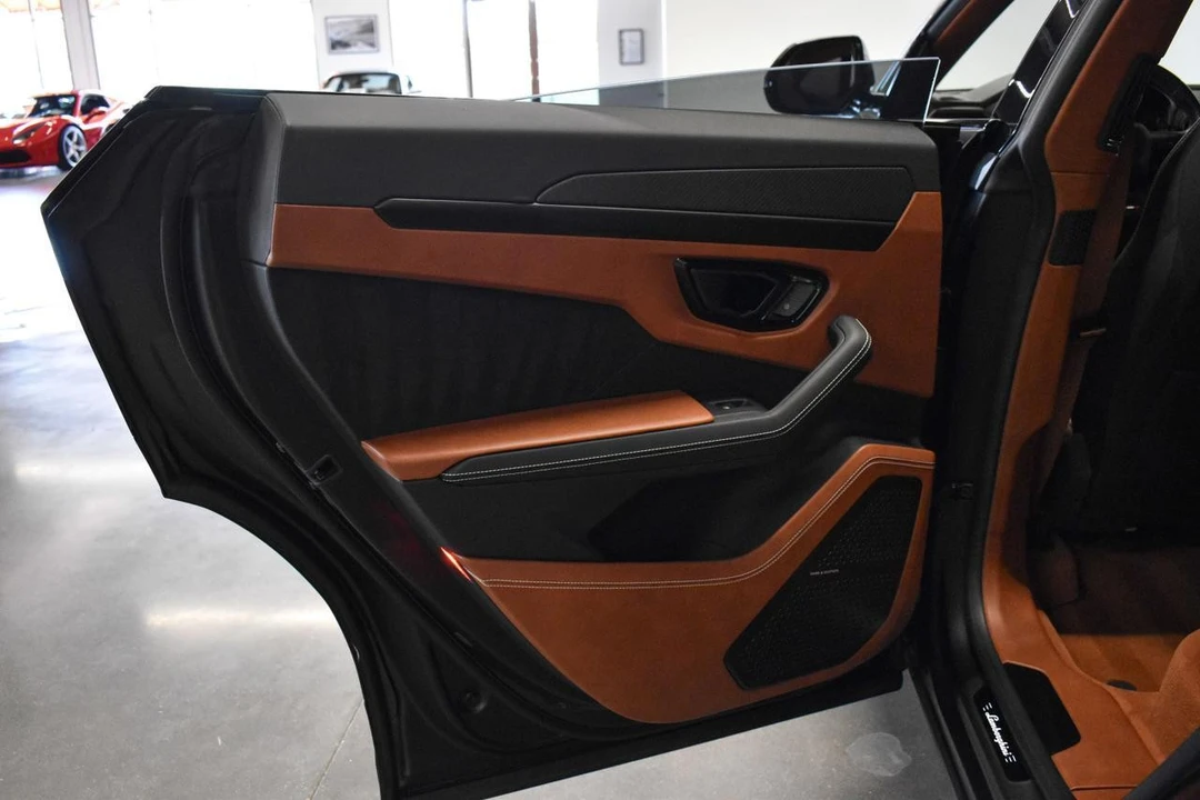 2023 Lamborghini Urus S - Image 17 of 21